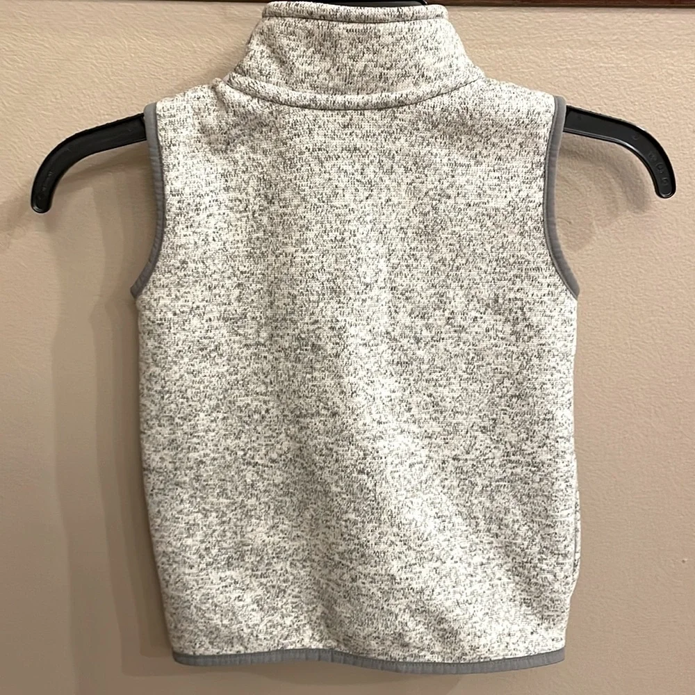 Carter’s boys knit vest zip up with fleece lined grey white 2 pockets size 5